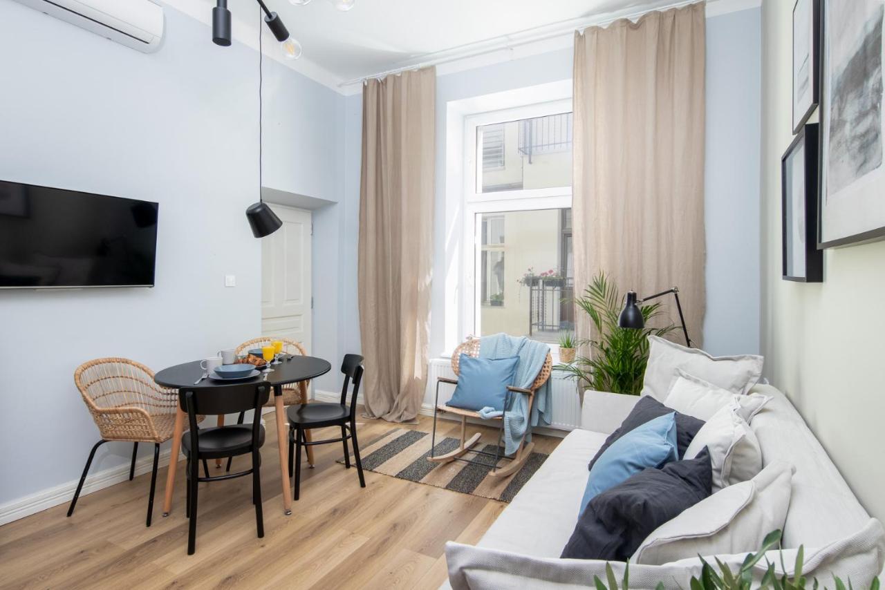 Barbacan Suites - Old Town Apartments - By Upstairs Krasków Exterior foto