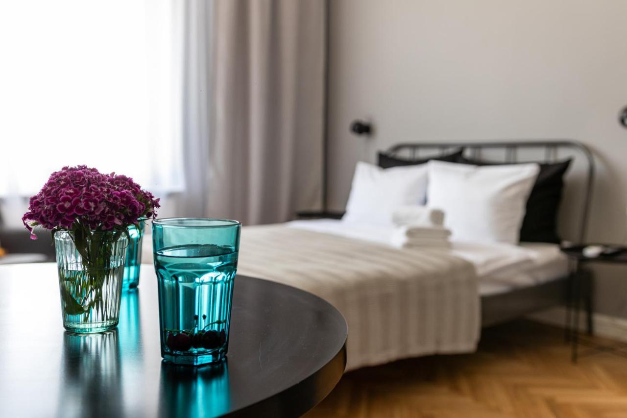 Barbacan Suites - Old Town Apartments - By Upstairs Krasków Exterior foto