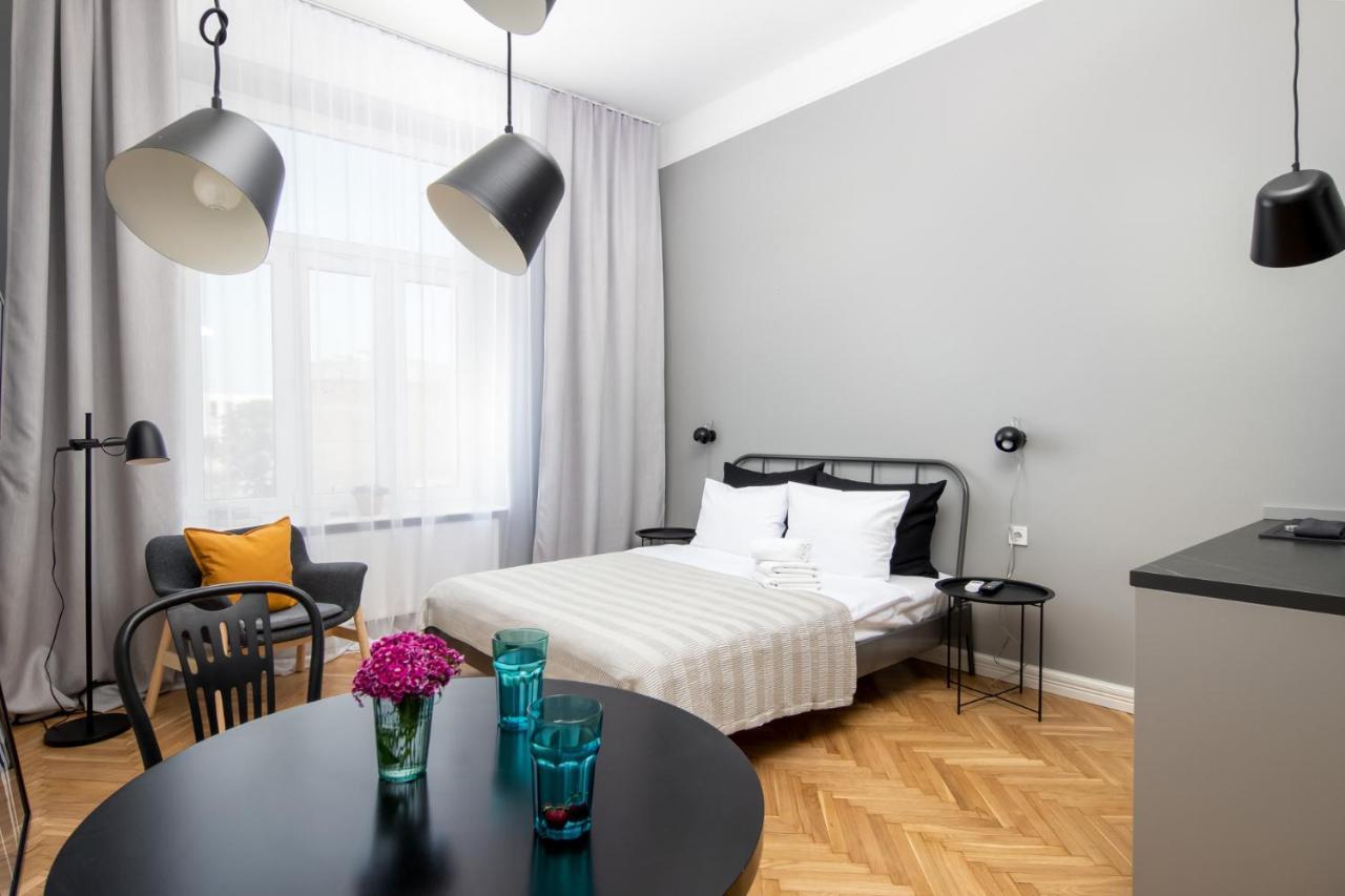Barbacan Suites - Old Town Apartments - By Upstairs Krasków Exterior foto