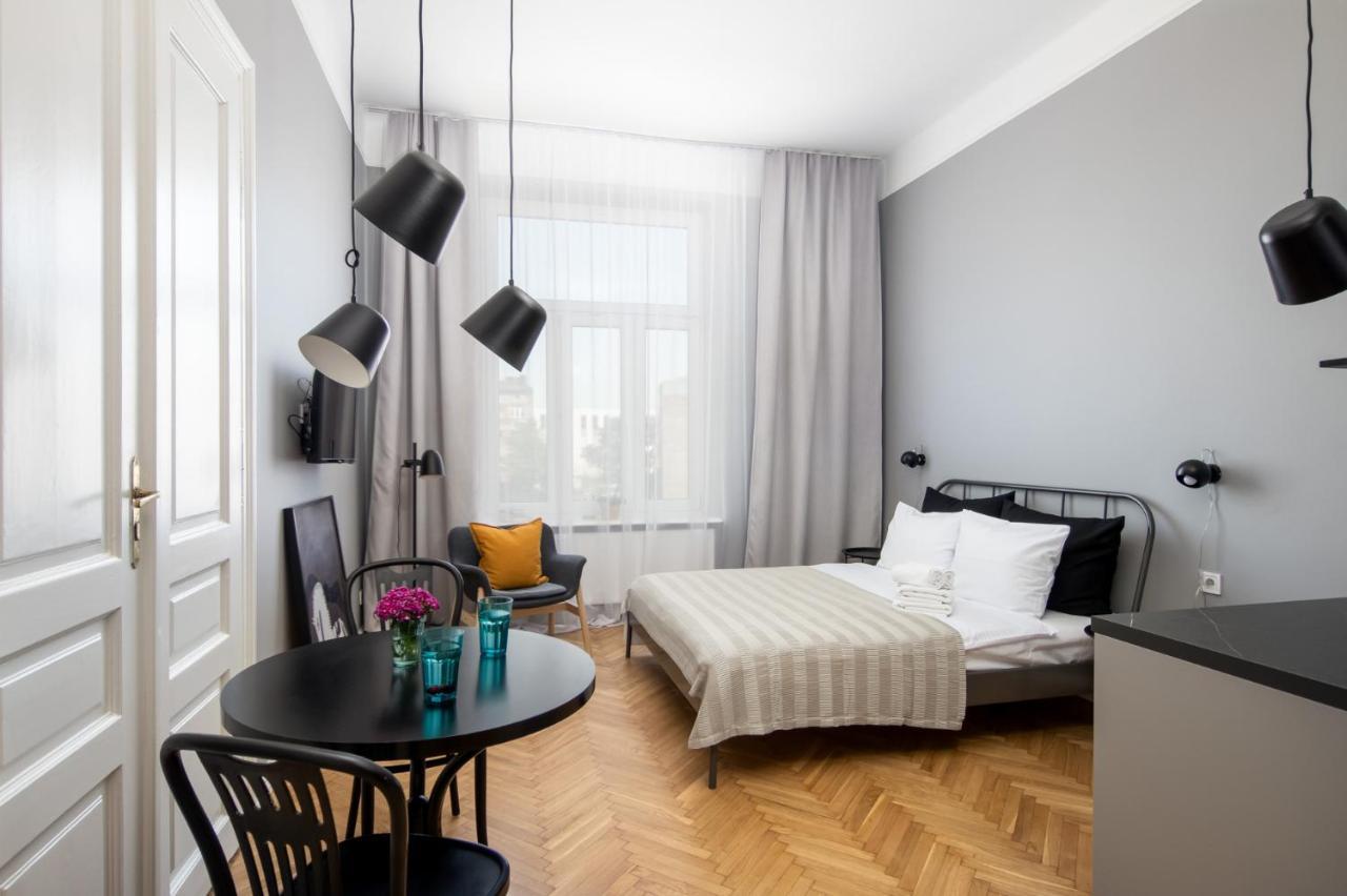 Barbacan Suites - Old Town Apartments - By Upstairs Krasków Exterior foto
